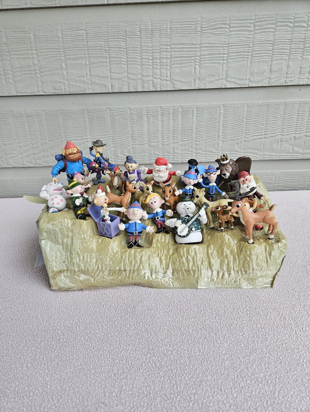 VTG Rudolph Island of Misfit Toys Christmas Holiday Figurines Set of 24 PMI 2003